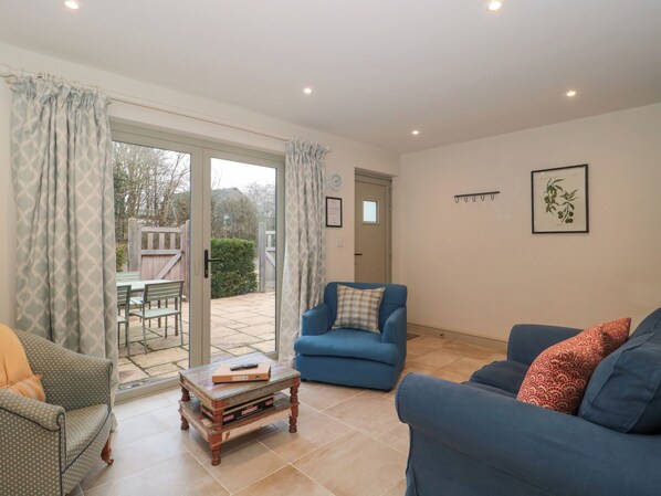 Living area - Dutch 2 (Lechlade)