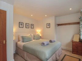 3 bedrooms, individually decorated, individually furnished, free WiFi