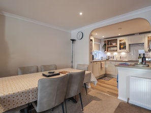 Dining - Bayside Cottage (Forres)