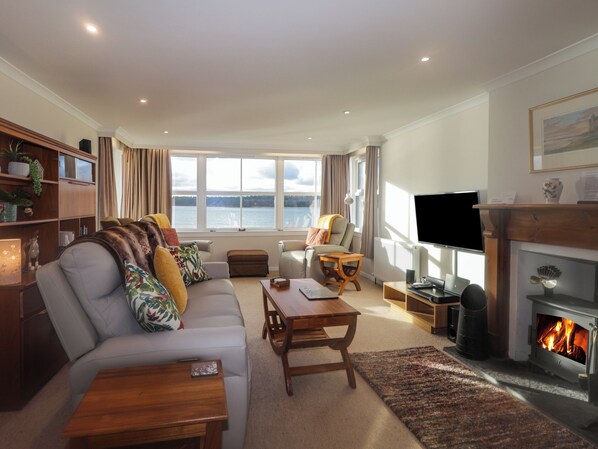 Living area - Bayside Cottage (Forres)