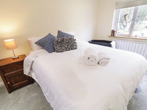 5 bedrooms, individually decorated, individually furnished, free WiFi