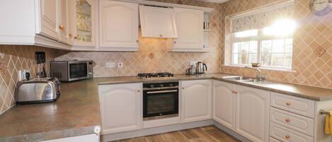 Refrigerador, lavavajillas, tetera/pava eléctrica, tostadora