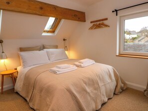 2 yatak odası, ayrı ayrı dekore edilmiş, ayrı ayrı döşenmiş 