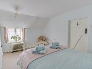 4 bedrooms, individually decorated, individually furnished, free WiFi