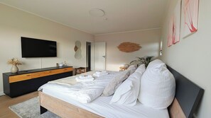 2 bedrooms, free WiFi, bed sheets - City apartment with flair (Recklinghausen)