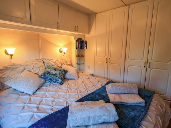 2 bedrooms, individually decorated, individually furnished, free WiFi