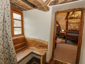 Interior - Ysgubor (Machynlleth)