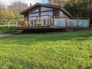 Exterior - 3 Hedgerows (Looe)