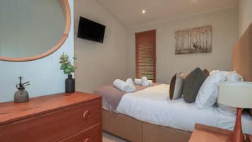 2 bedrooms, individually decorated, individually furnished, free WiFi