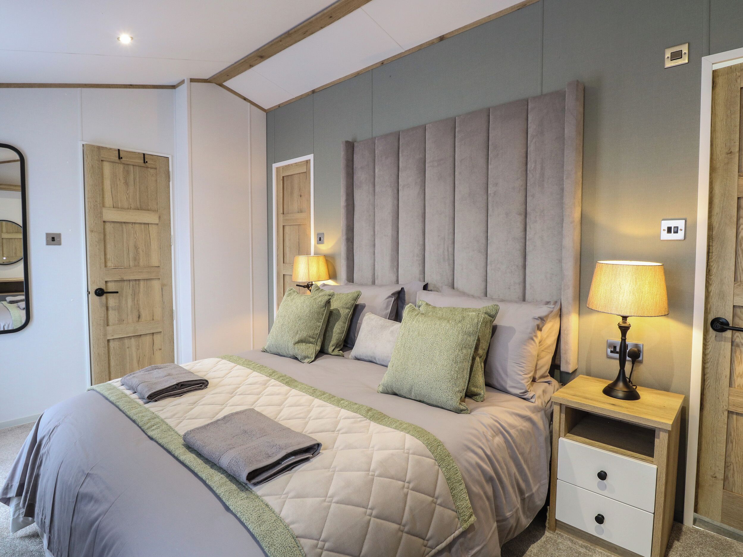 2 bedrooms, individually decorated, individually furnished, free WiFi