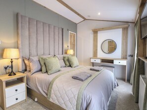 2 bedrooms, individually decorated, individually furnished, free WiFi