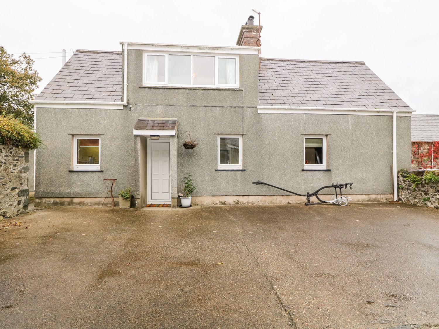 المنشأة من الخارج