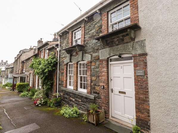 Exterior detail - Stone Ledges (Keswick)
