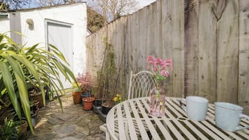Cottage | Outdoor dining