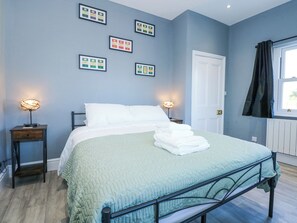 1 chambre, décoration personnalisée, ameublement personnalisé