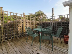Cottage | Outdoor dining - The Fir Grove Annex (Menai Bridge)