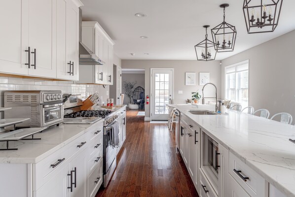 Fridge, microwave, oven, stovetop - Bright and airy retreat with scenic pool! (Wappingers Falls)