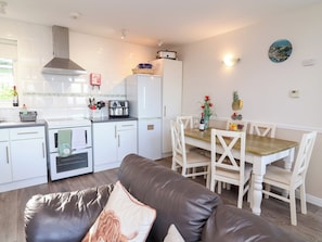 Cottage | Interior - Castle View Lodge (Ilfracombe)