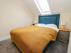 1 bedroom, individually decorated, individually furnished - Bears Court The Flat (Cheltenham)