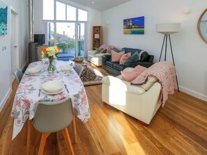 Living area - Una, Lodge 70 (St Ives)