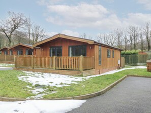 Exterior - Dovestone Luxury Lodges - Pets Welcome (Oldham)