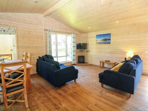 Cottage | Living area - Dovestone Luxury Lodges - pet Free (Oldham)