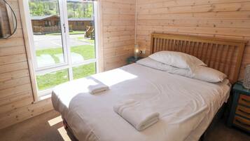 Cottage | 2 bedrooms, individually decorated, individually furnished, free WiFi