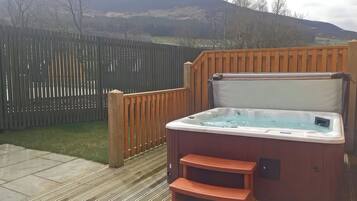 Bồn tắm spa ngoài trời