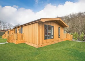 Exterior - Dovestone Luxury Lodges - pet Free (Oldham)