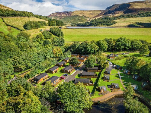 Dovestone Luxury Lodges - pet Free