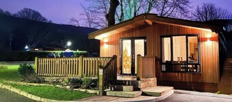 Dovestone Luxury Lodges - pet Free