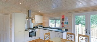 Dovestone Luxury Lodges - Pets Welcome