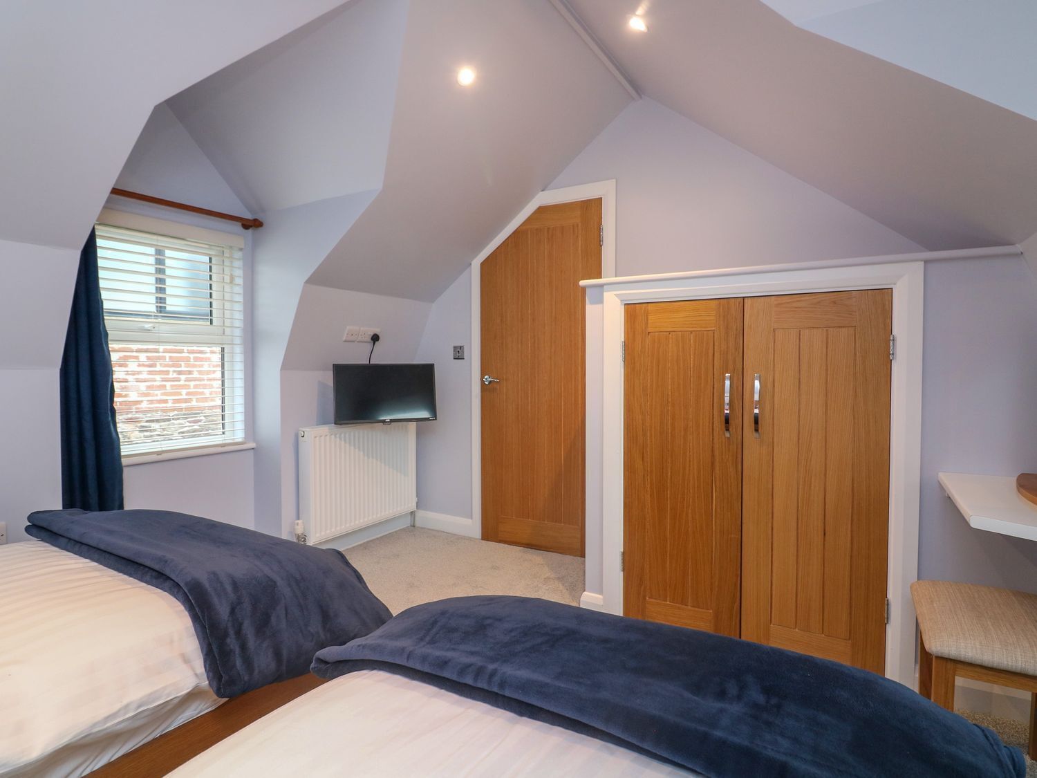 4 bedrooms, individually decorated, individually furnished, free WiFi