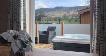 Dovestone Luxury Lodges - Pets Welcome