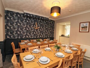 Dining - Sail Lodge (Scarborough)