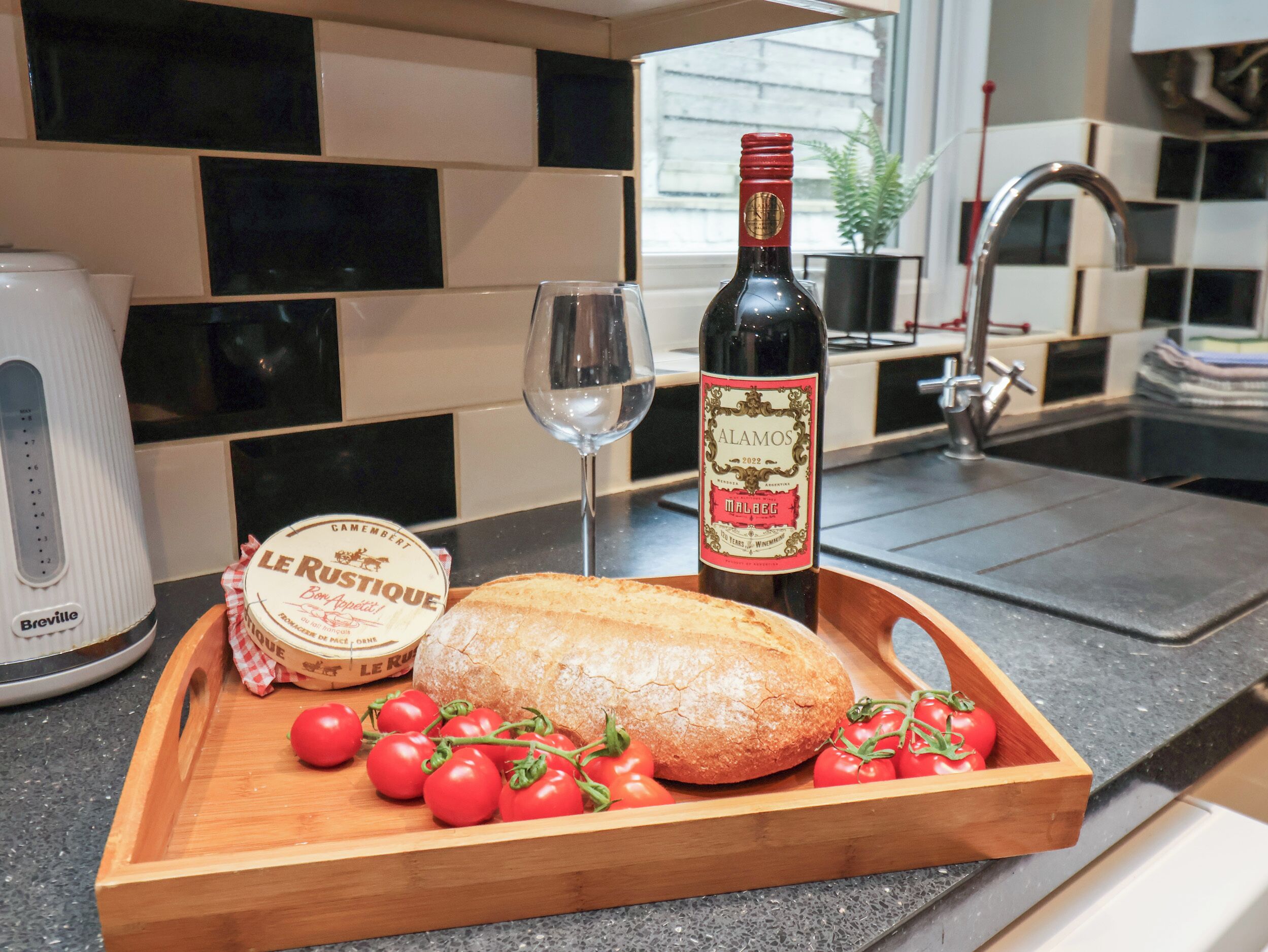 Fridge, dishwasher, electric kettle, toaster