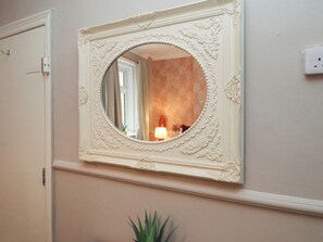 Interior - Sail Lodge (Scarborough)