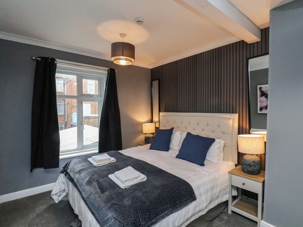 8 bedrooms, individually decorated, individually furnished, free WiFi - Sail Lodge (Scarborough)