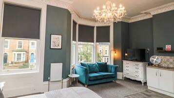 8 bedrooms, individually decorated, individually furnished, free WiFi