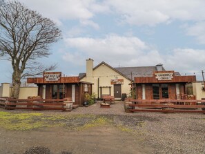 Exterior - Whiskey Creek Cabin (Limavady)