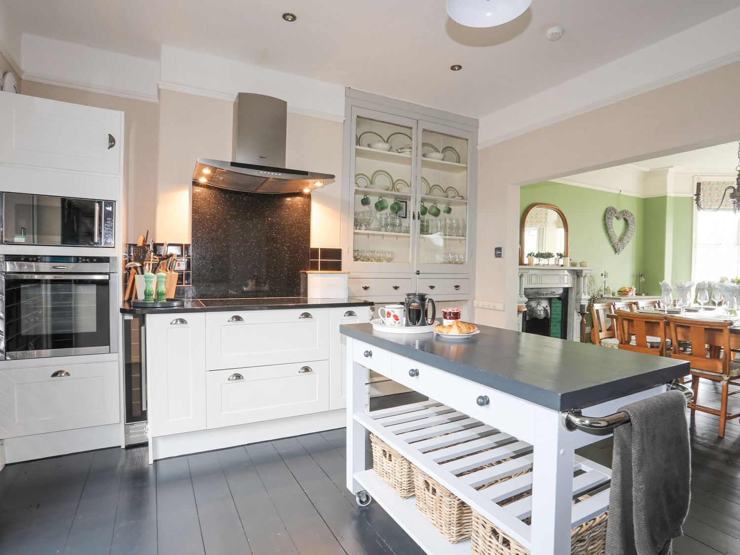 電冰箱、洗碗機、電熱水壺、烤麵包機