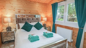 1 bedroom, individually decorated, individually furnished, free WiFi