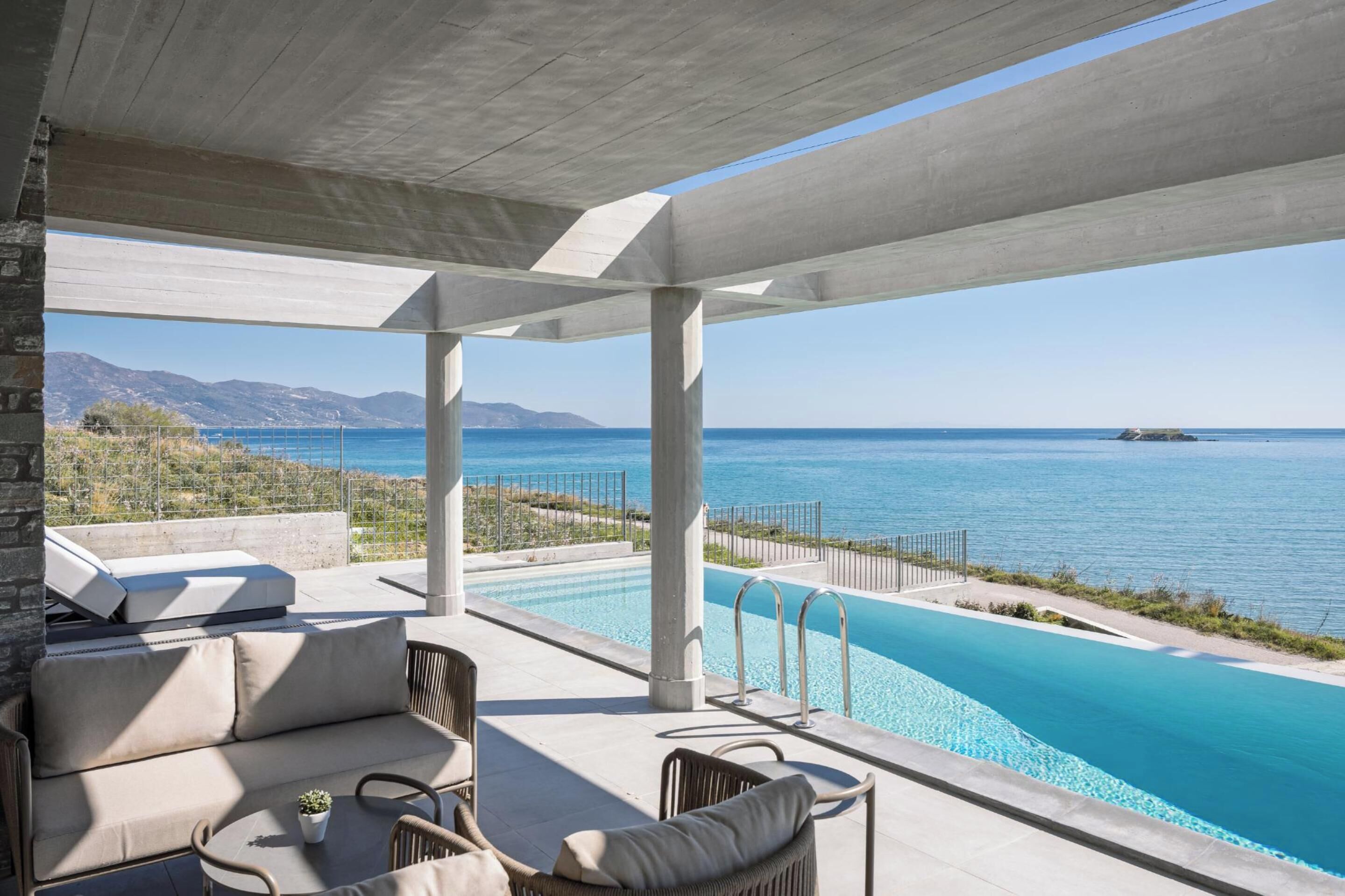 Villa | 5 bedrooms, desk, soundproofing, iron/ironing board