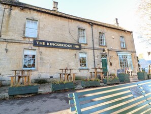 Exterior - Bears Court North Barn 8 (Cheltenham)
