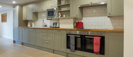 Fridge, dishwasher, electric kettle, toaster