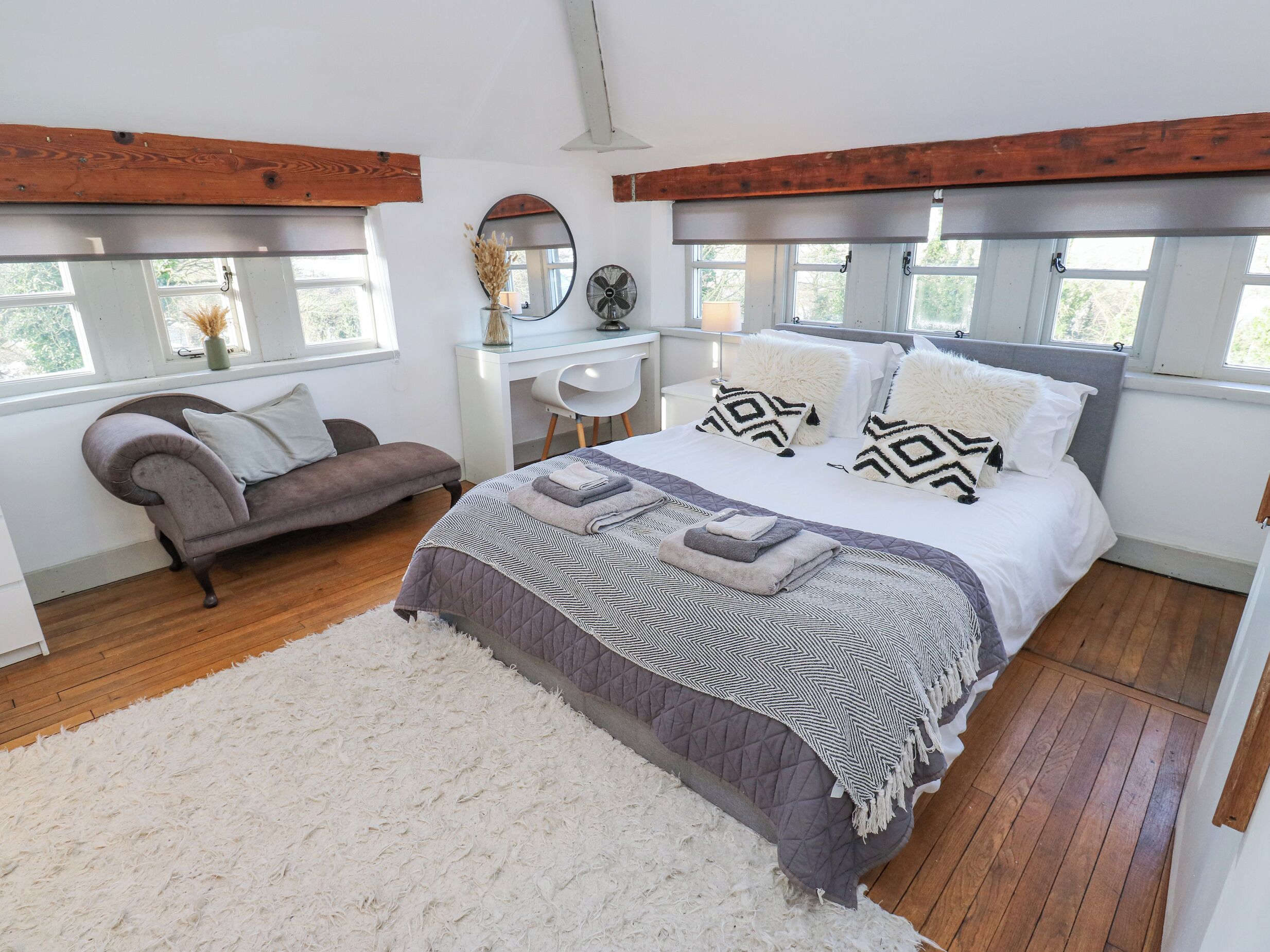 3 bedrooms, individually decorated, individually furnished, free WiFi