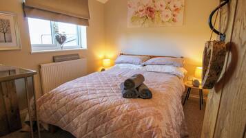 2 bedrooms, individually decorated, individually furnished, free WiFi