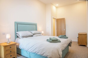 4 bedrooms, individually decorated, individually furnished, free WiFi