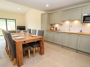 Dining - Bears Court Barn 3 (Cheltenham)