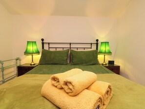 2 bedrooms, individually decorated, individually furnished, free WiFi - Up Above (Whitby)